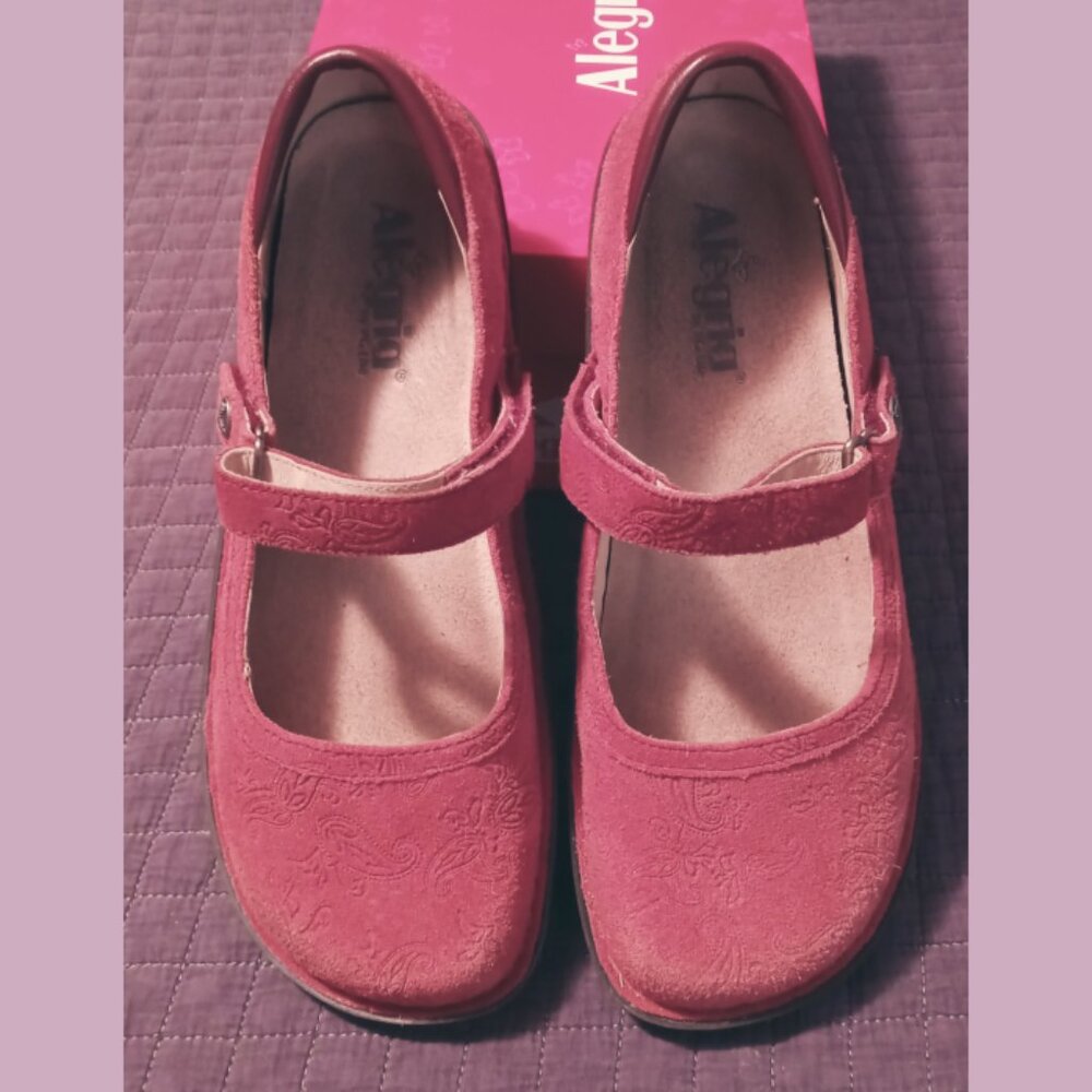 Alegria Belle Wine Paisley Embossed Suede Mary Jane, Size 40